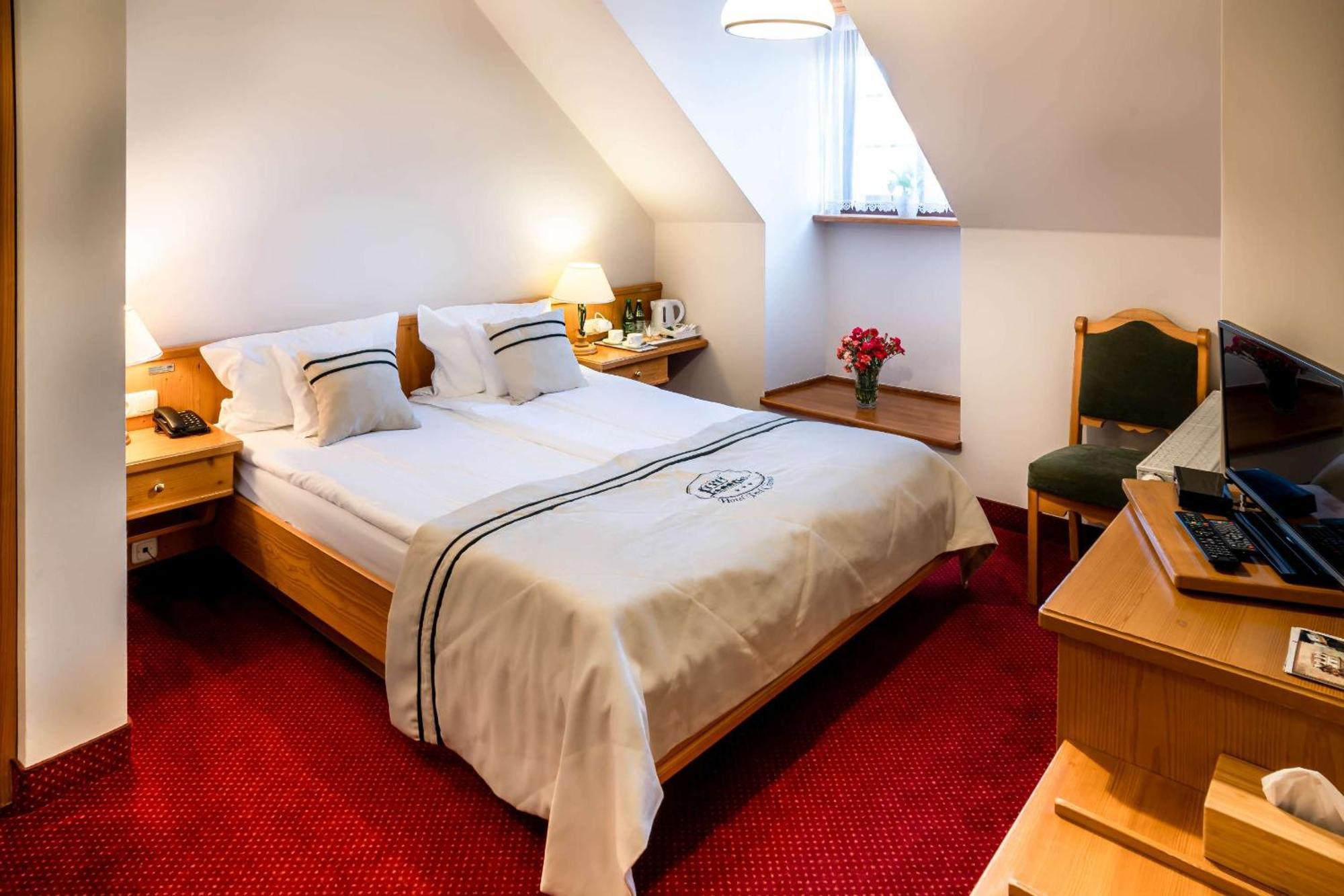 Hotel Pod Cizemka ซานดอเมียร์ช ภายนอก รูปภาพ
