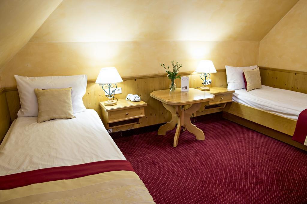 Hotel Pod Cizemka ซานดอเมียร์ช ภายนอก รูปภาพ